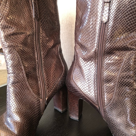 Cole Haan mid calf leather boot  lizard skin snakeskin pattern dark brown 8 - Picture 4 of 9